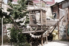 Gesamtkunstwerk Metelkova: Rok Barborič & Miroslav Matek - Zakleta barka (2007)